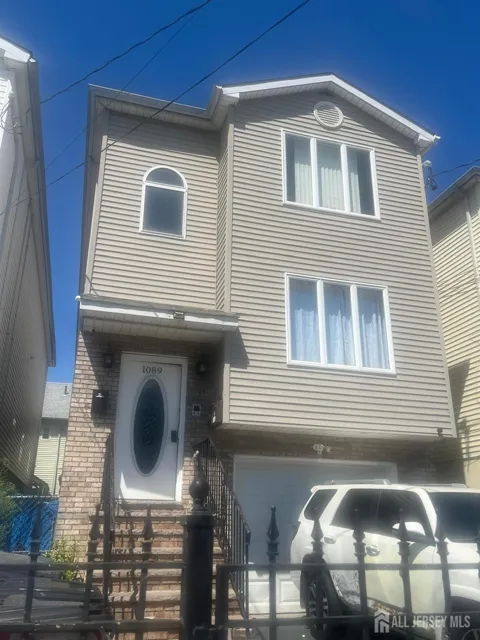 1089 Magnolia Avenue