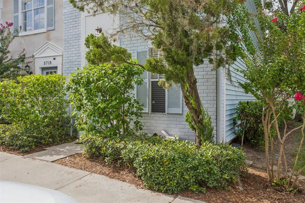 5720 DALDEN DRIVE #5720 Tampa, FL 33617
