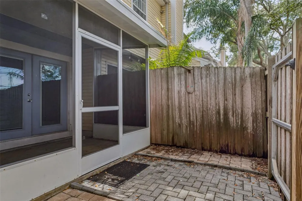 5720 DALDEN DRIVE #5720 Tampa, FL 33617