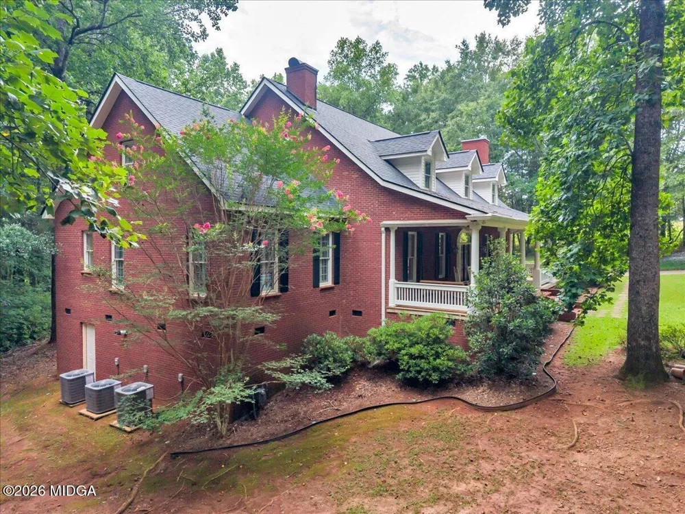 222 Newton Drive Forsyth, GA 31029