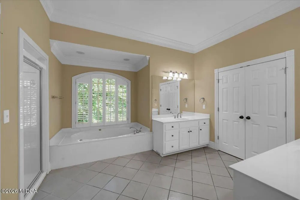 222 Newton Drive Forsyth, GA 31029