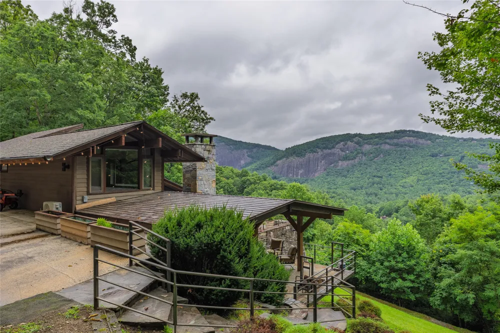 163 View Road Glenville, NC 28736