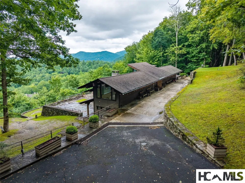 163 View Road Glenville, NC 28736
