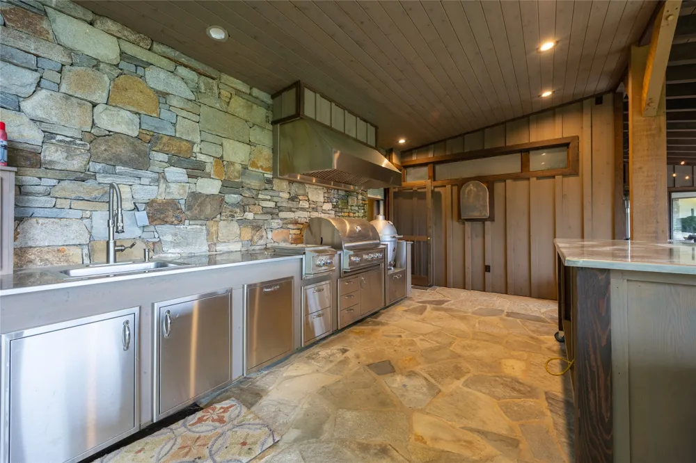 163 View Road Glenville, NC 28736