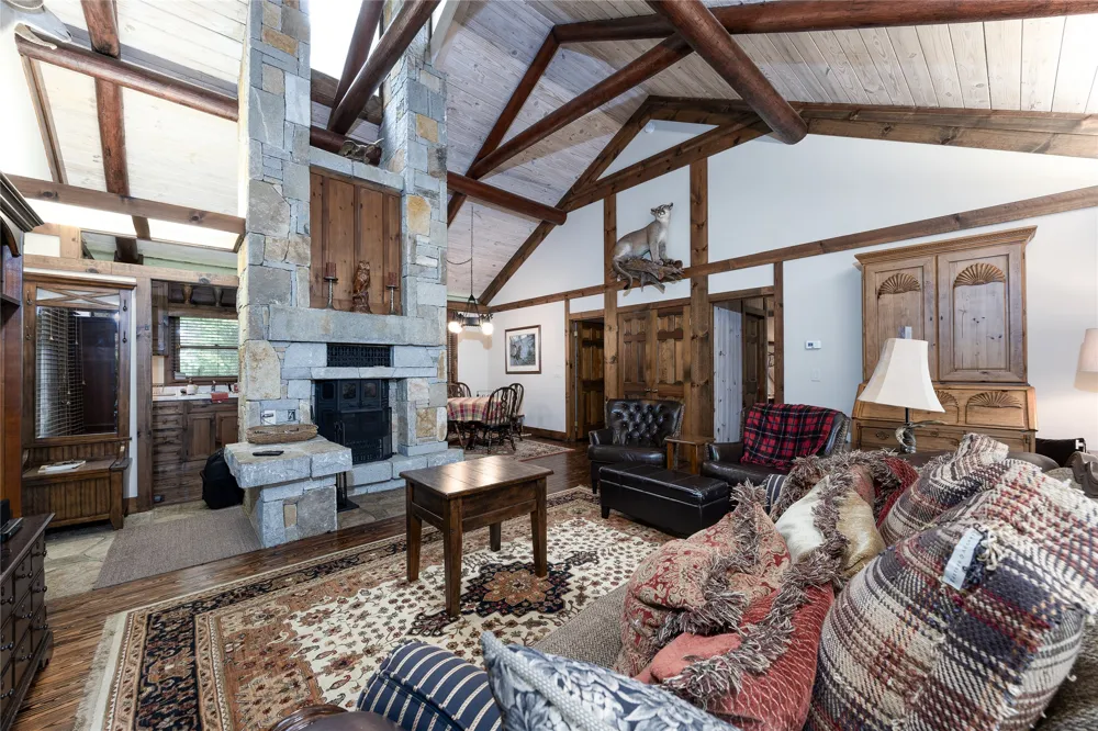 163 View Road Glenville, NC 28736