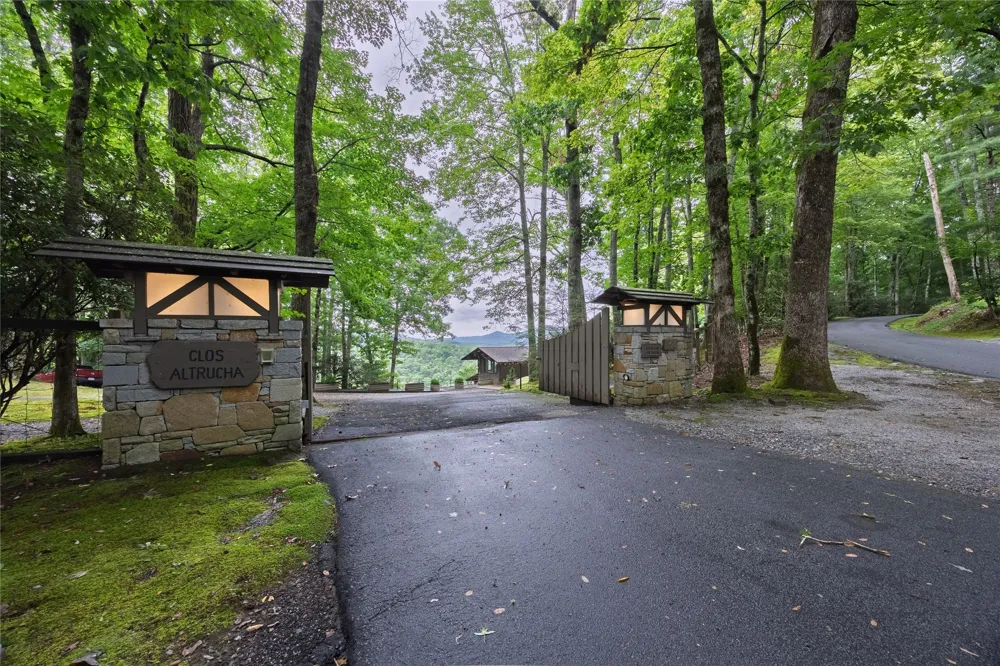 163 View Road Glenville, NC 28736