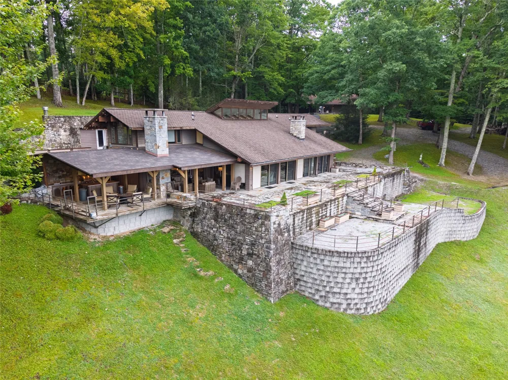 163 View Road Glenville, NC 28736