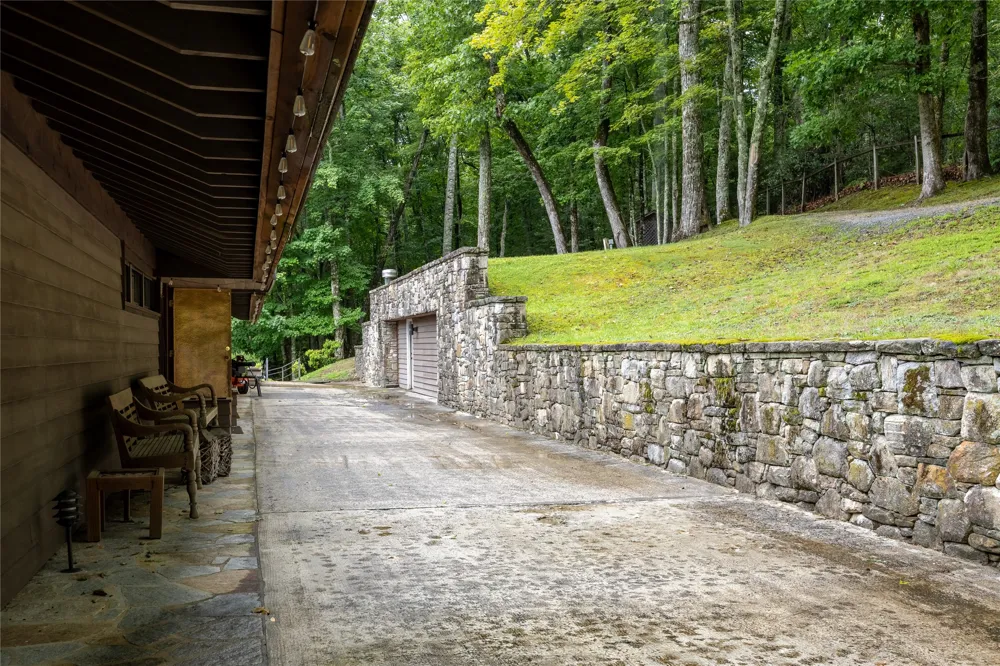 163 View Road Glenville, NC 28736