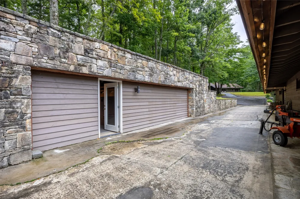 163 View Road Glenville, NC 28736