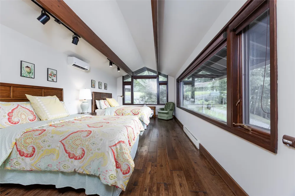 163 View Road Glenville, NC 28736