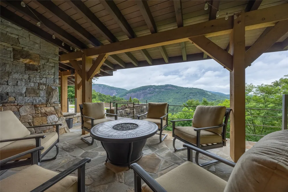 163 View Road Glenville, NC 28736