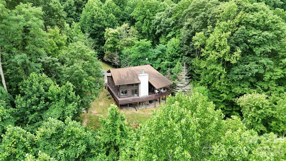 300 Buck Drive Hot Springs, NC 28743