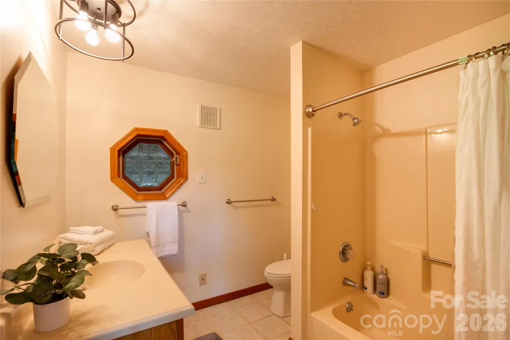 300 Buck Drive Hot Springs, NC 28743