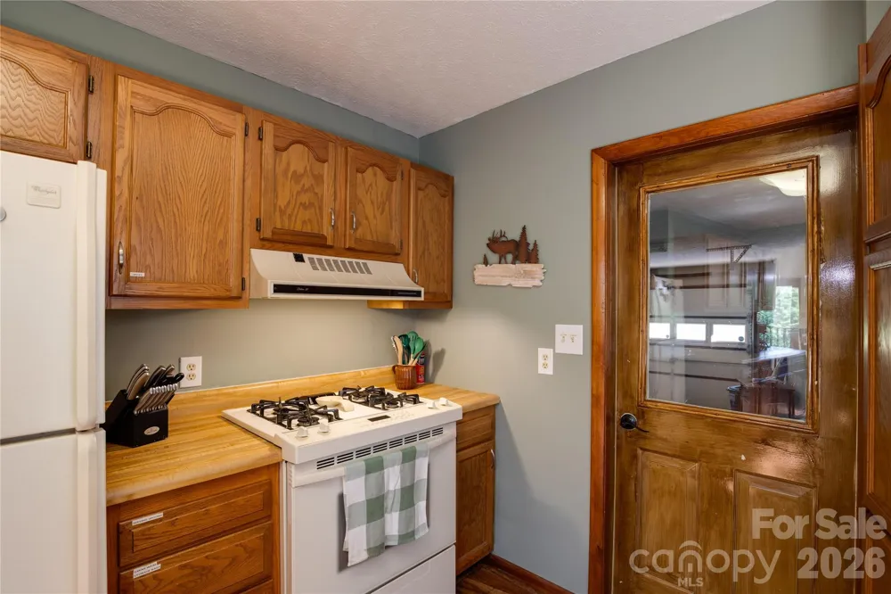 300 Buck Drive Hot Springs, NC 28743