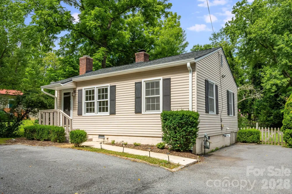 839 Kanuga Road Hendersonville, NC 28739