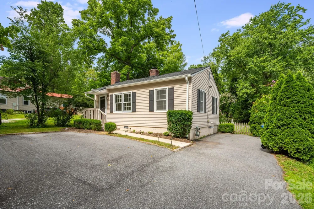 839 Kanuga Road Hendersonville, NC 28739
