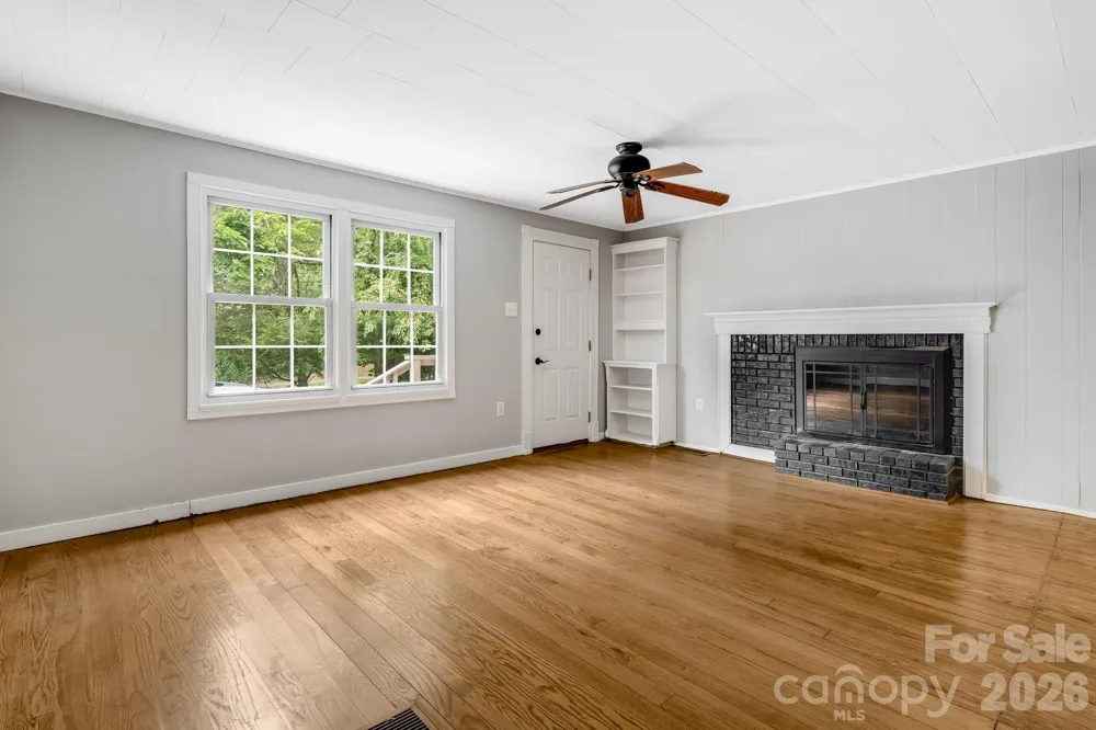 839 Kanuga Road Hendersonville, NC 28739