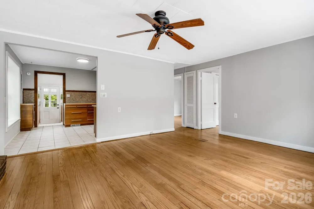 839 Kanuga Road Hendersonville, NC 28739