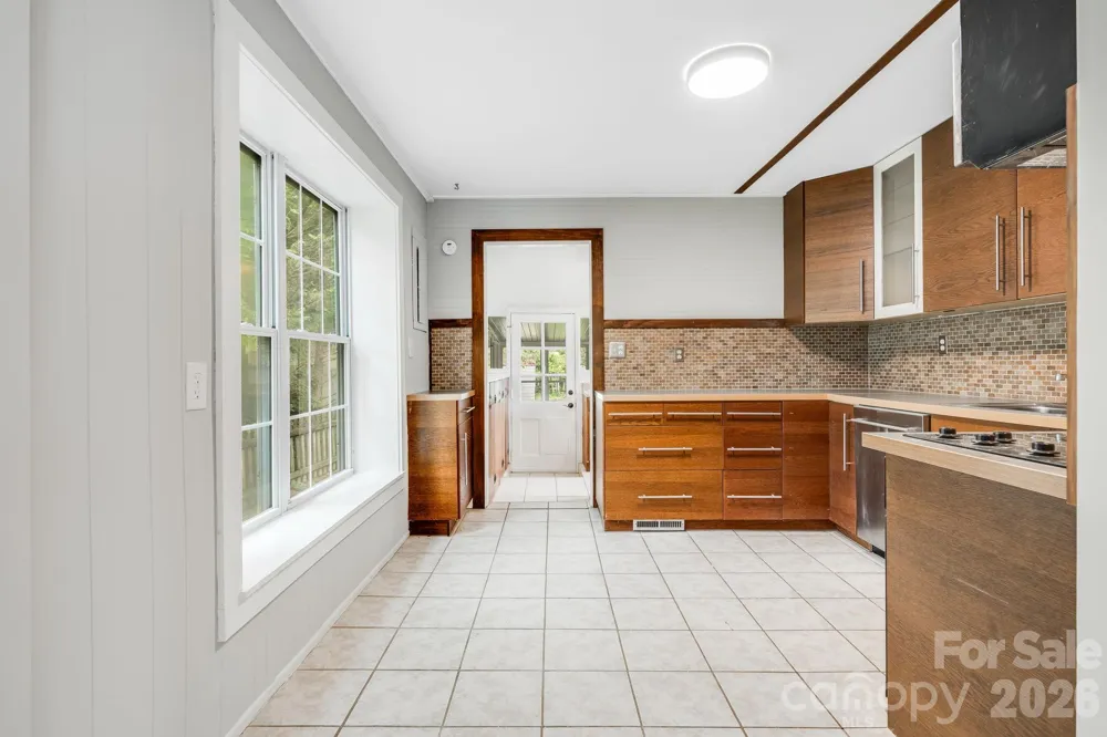 839 Kanuga Road Hendersonville, NC 28739