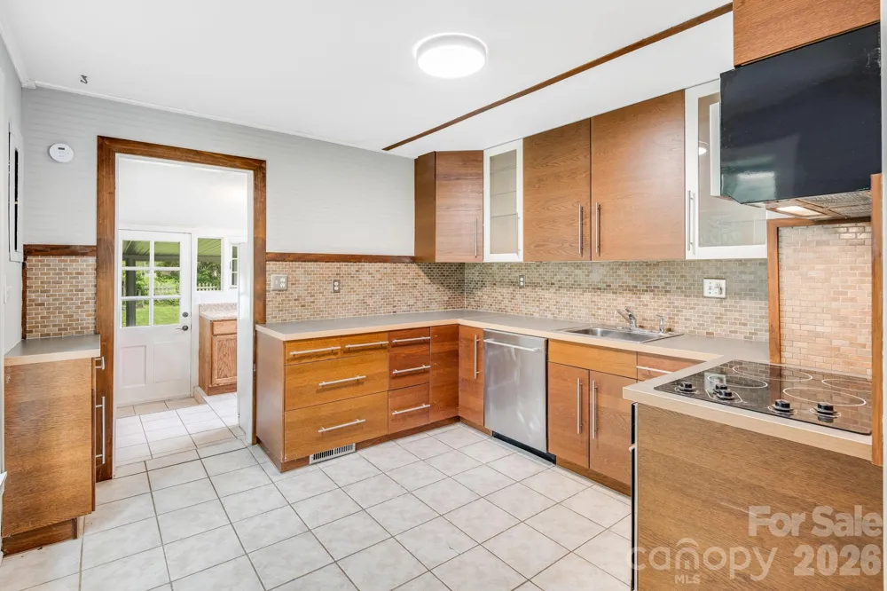 839 Kanuga Road Hendersonville, NC 28739