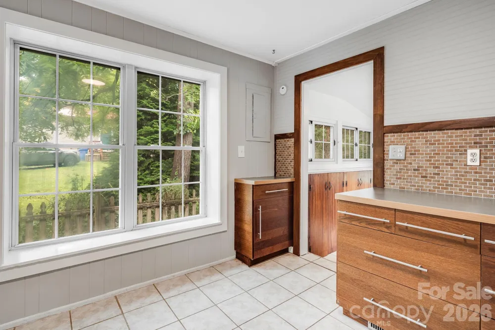 839 Kanuga Road Hendersonville, NC 28739