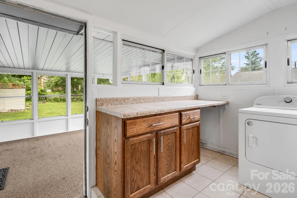 839 Kanuga Road Hendersonville, NC 28739