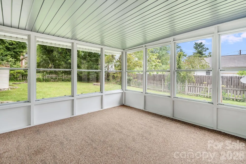 839 Kanuga Road Hendersonville, NC 28739