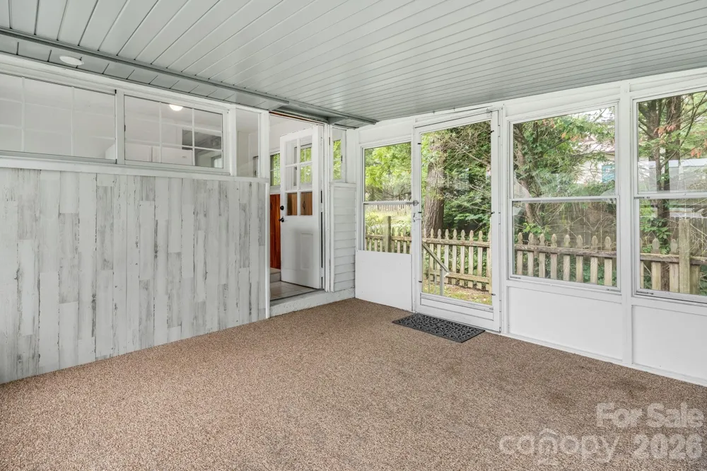 839 Kanuga Road Hendersonville, NC 28739