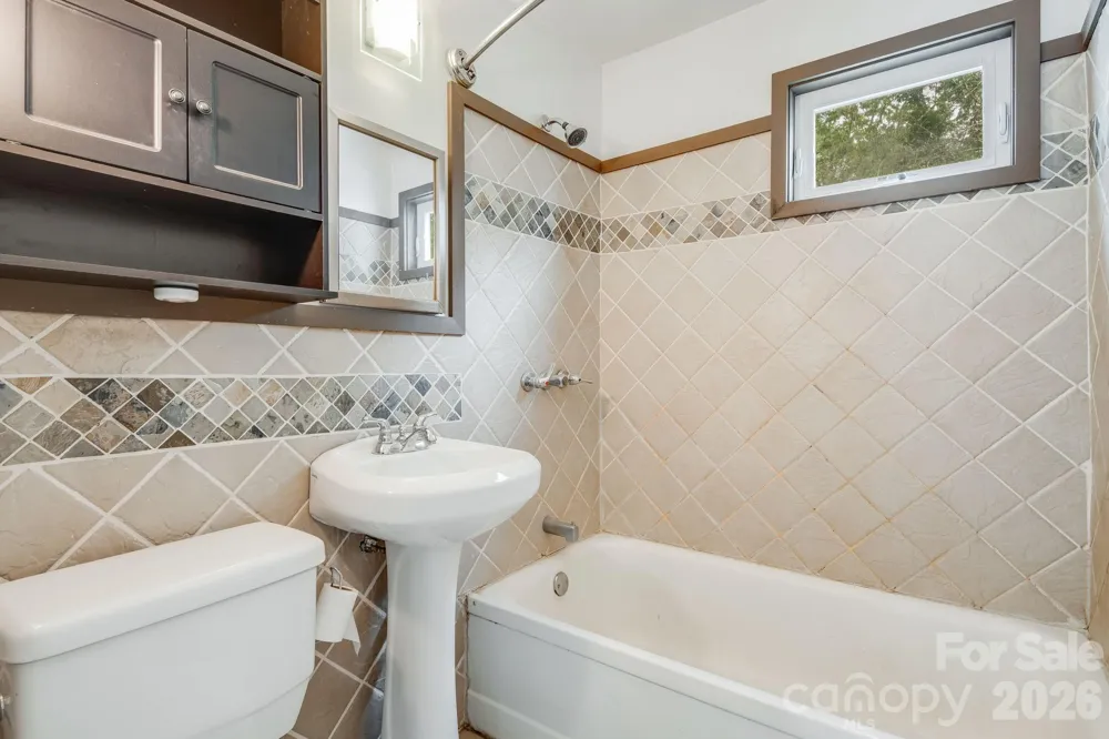 839 Kanuga Road Hendersonville, NC 28739
