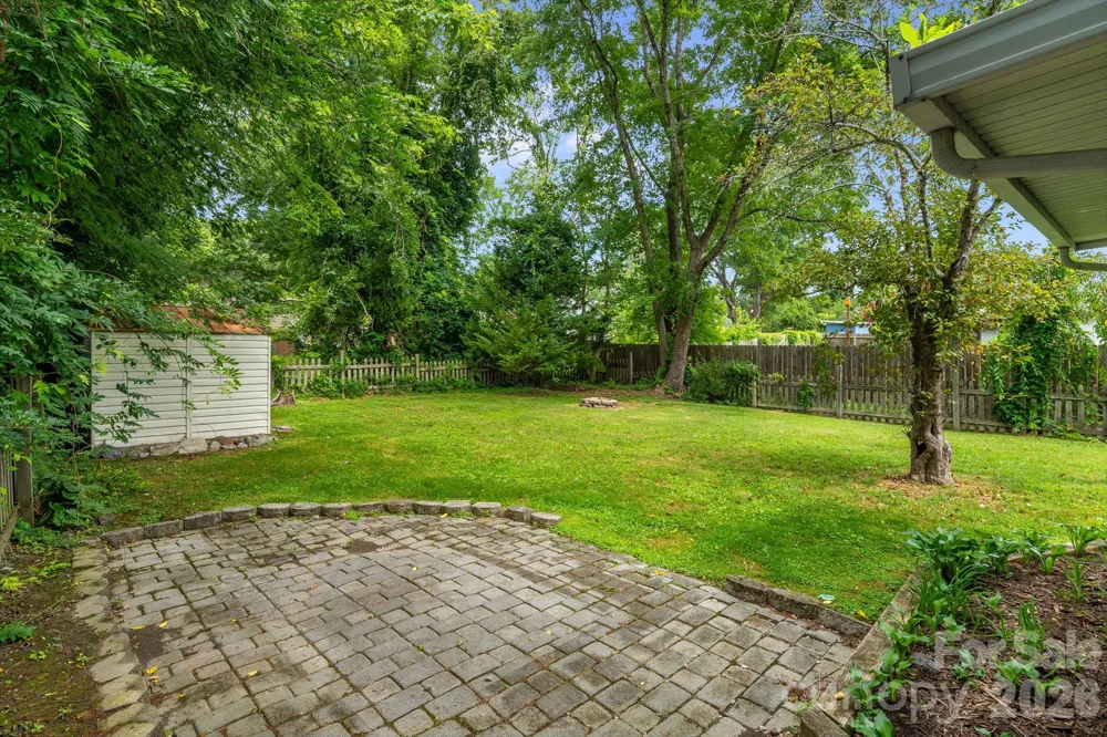 839 Kanuga Road Hendersonville, NC 28739