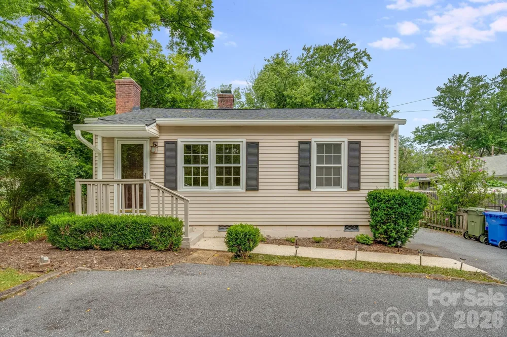 839 Kanuga Road Hendersonville, NC 28739