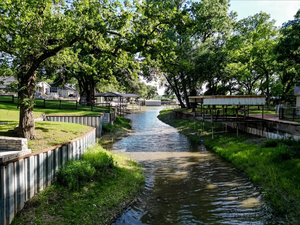 1115 E Lake Drive Weatherford, TX 76087