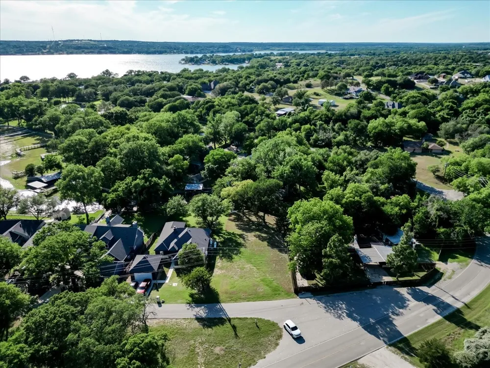 1115 E Lake Drive Weatherford, TX 76087