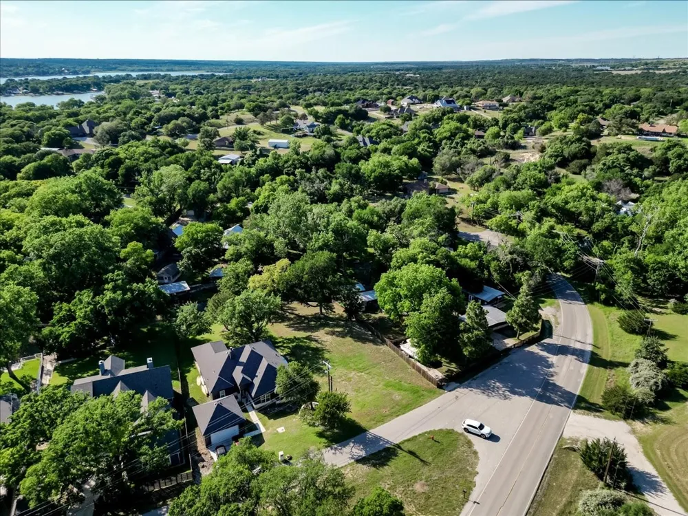 1115 E Lake Drive Weatherford, TX 76087