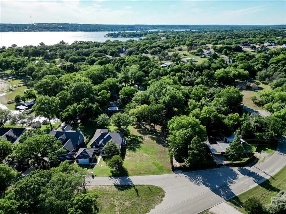 1115 E Lake Drive Weatherford, TX 76087