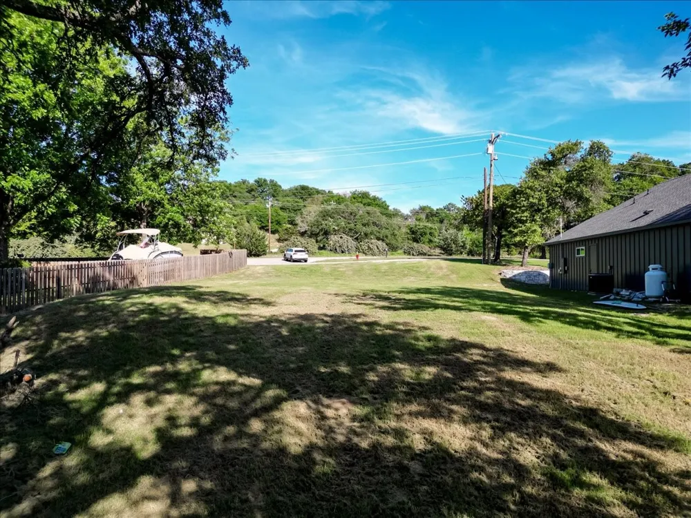 1115 E Lake Drive Weatherford, TX 76087