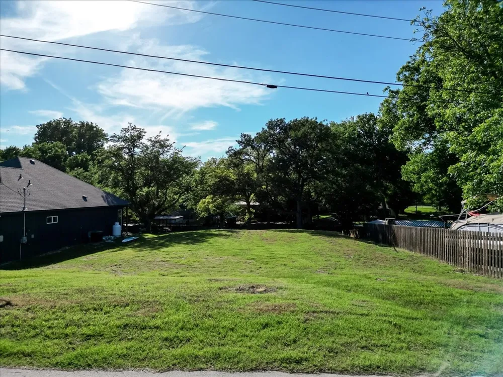 1115 E Lake Drive Weatherford, TX 76087