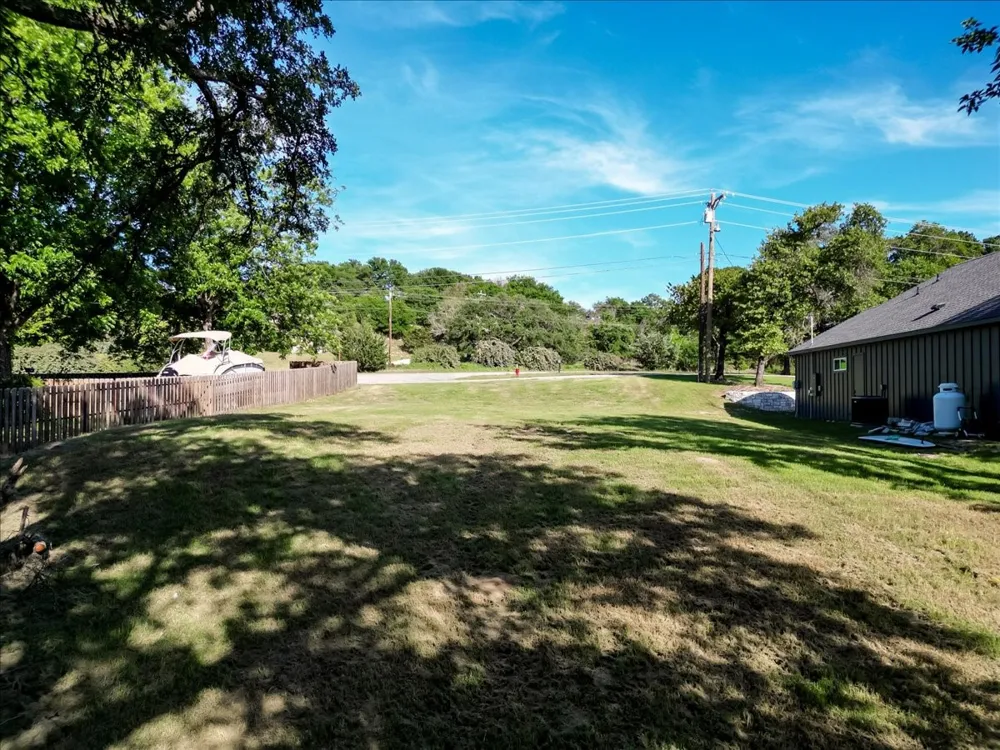 1115 E Lake Drive Weatherford, TX 76087