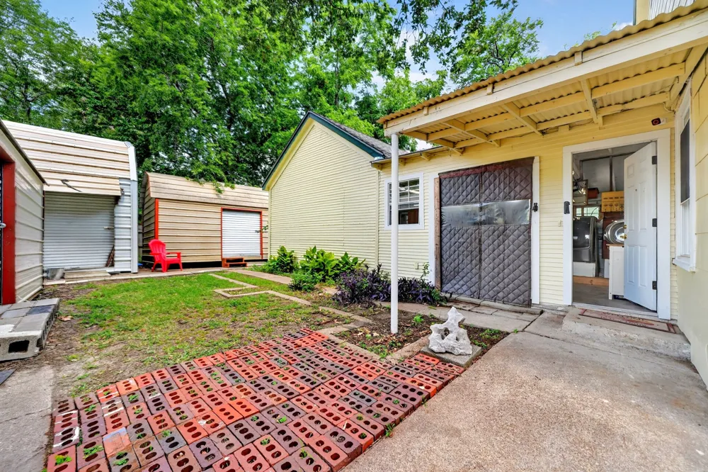 205 Wykagyl Street Kaufman, TX 75142