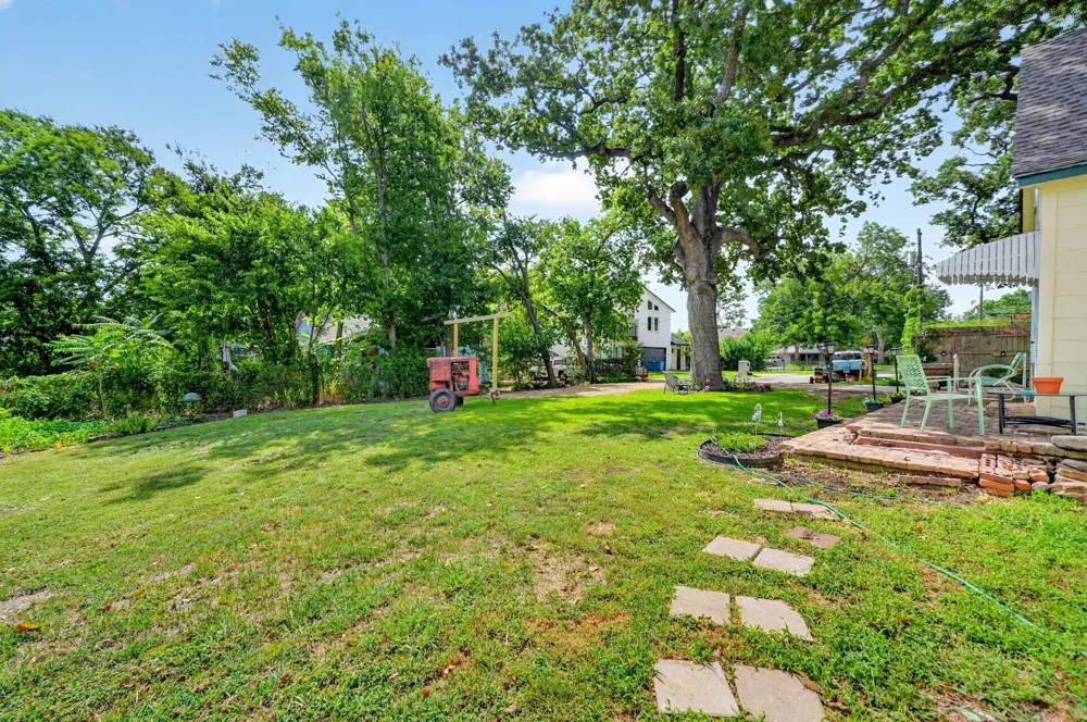205 Wykagyl Street Kaufman, TX 75142