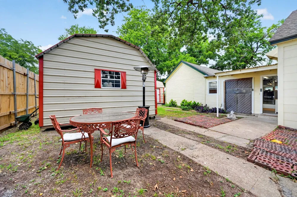 205 Wykagyl Street Kaufman, TX 75142