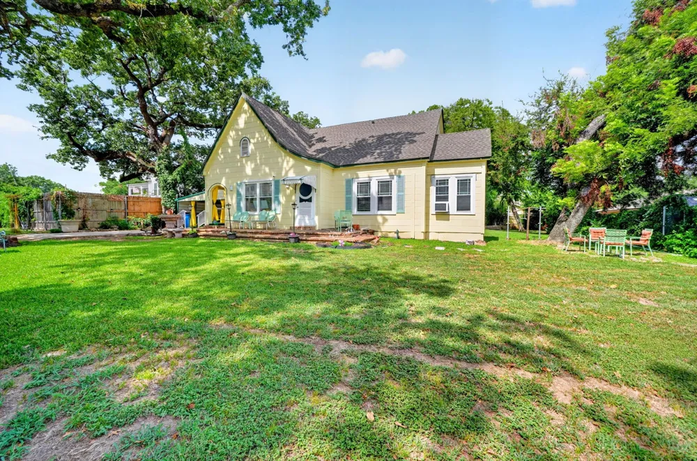 205 Wykagyl Street Kaufman, TX 75142