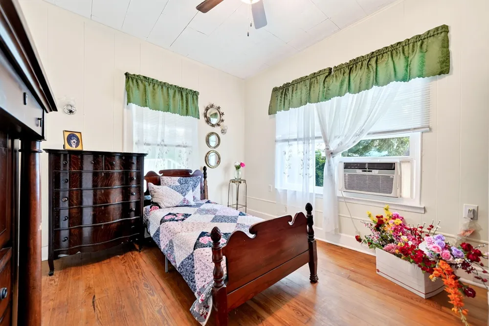 205 Wykagyl Street Kaufman, TX 75142