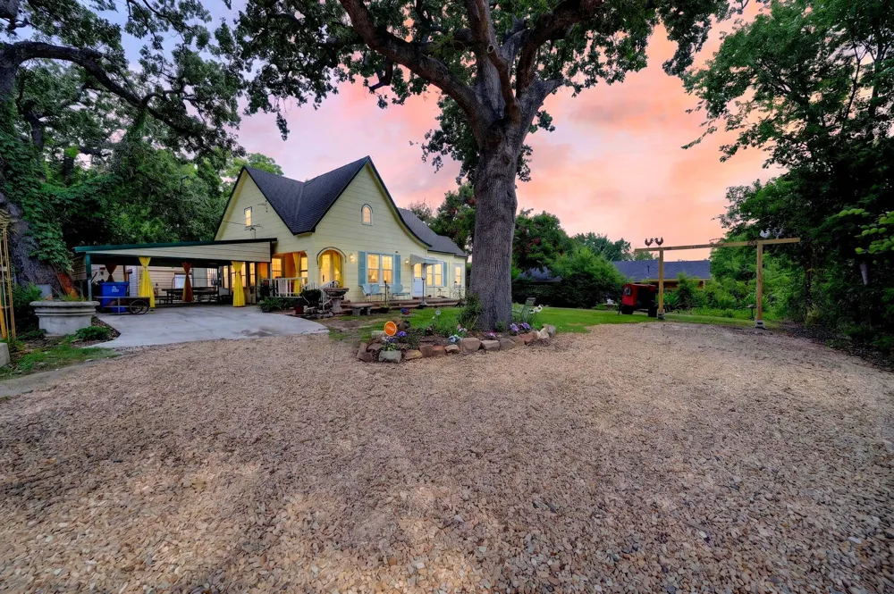 205 Wykagyl Street Kaufman, TX 75142