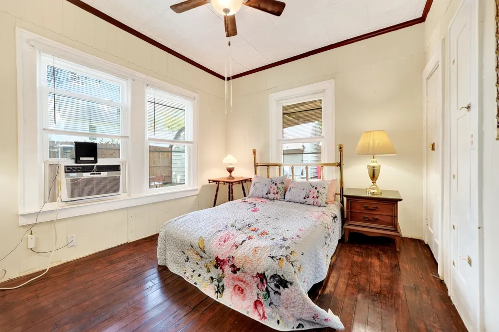 205 Wykagyl Street Kaufman, TX 75142