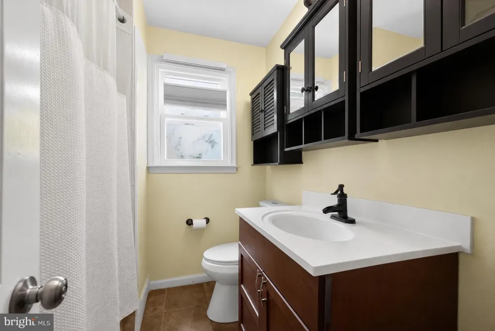 599 BISHOP AVENUE Springfield, PA 19064