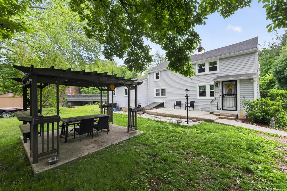 599 BISHOP AVENUE Springfield, PA 19064