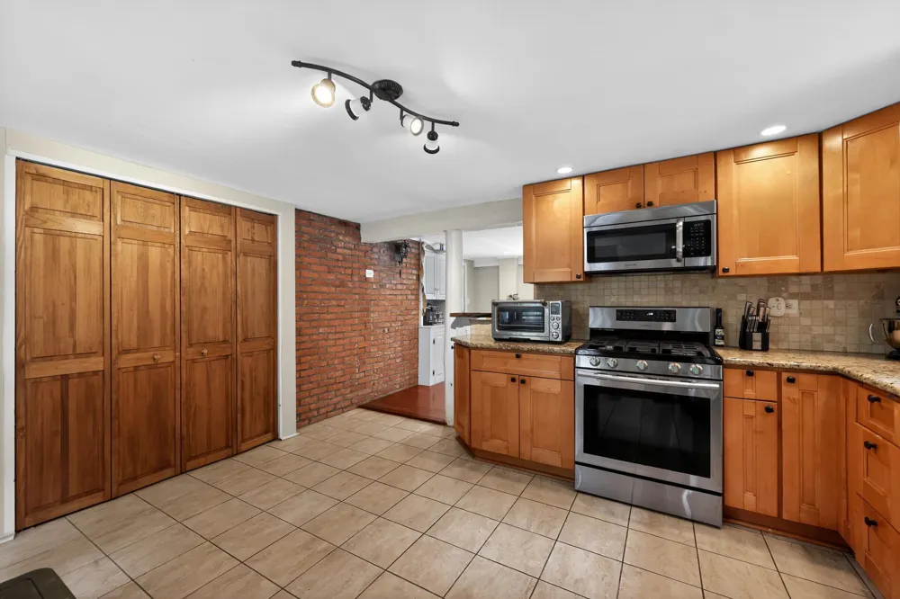 599 BISHOP AVENUE Springfield, PA 19064