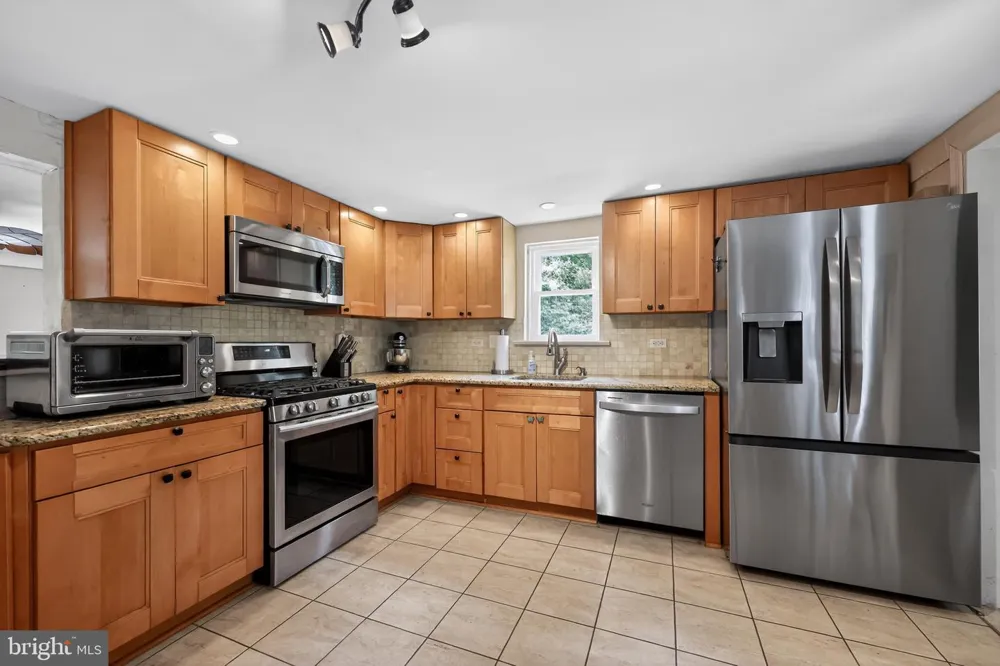 599 BISHOP AVENUE Springfield, PA 19064