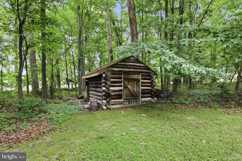 9 ROCKLAND WAY Glenmoore, PA 19343